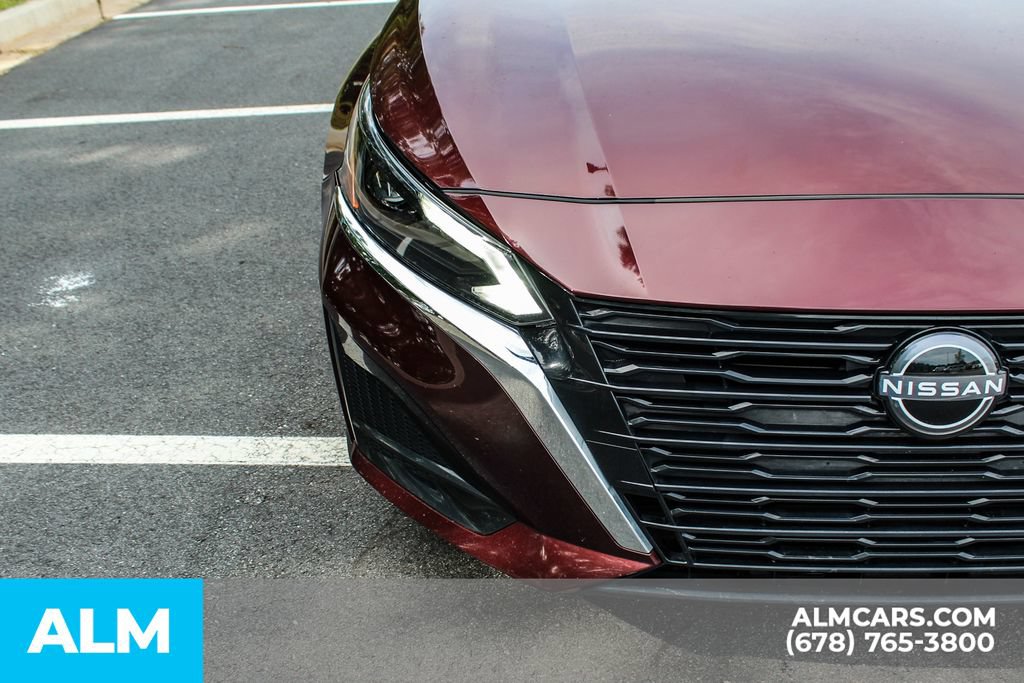Used 2025 Nissan Altima 2.5 SV FWD image 11