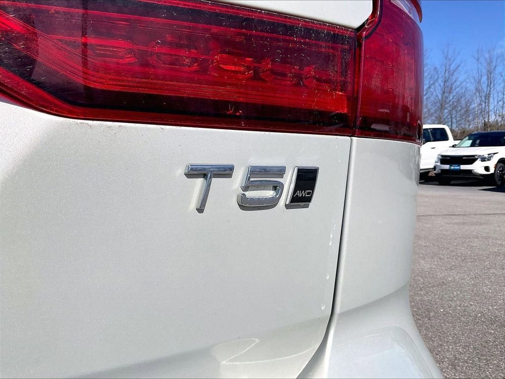 Used 2020 Volvo V60 T5 Cross Country w/ Protection Package image 27