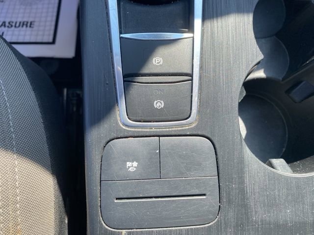 Used 2021 Ford Escape SE image 40