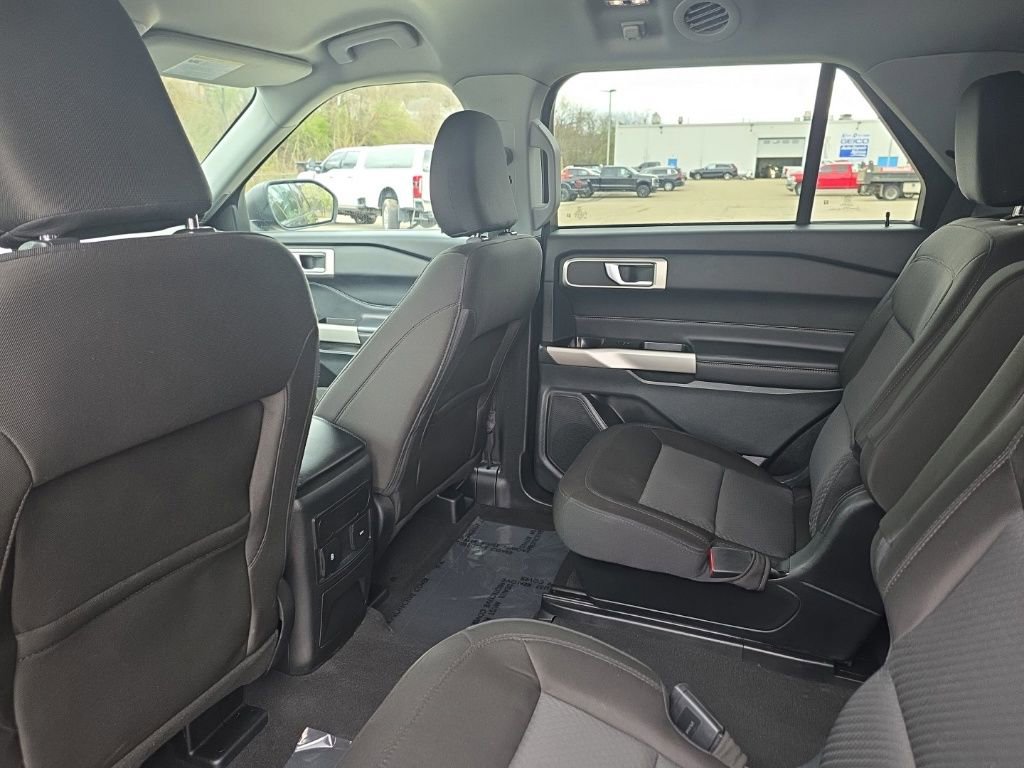 Used 2023 Ford Explorer XLT image 11