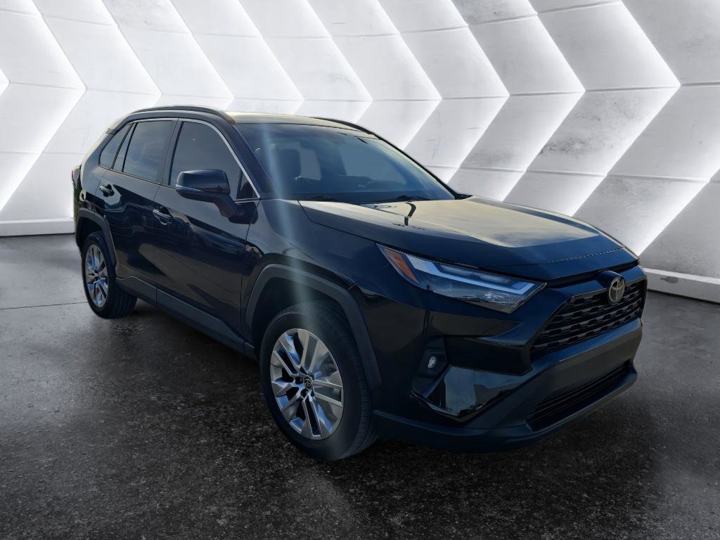 Used 2023 Toyota RAV4 XLE Premium image 3
