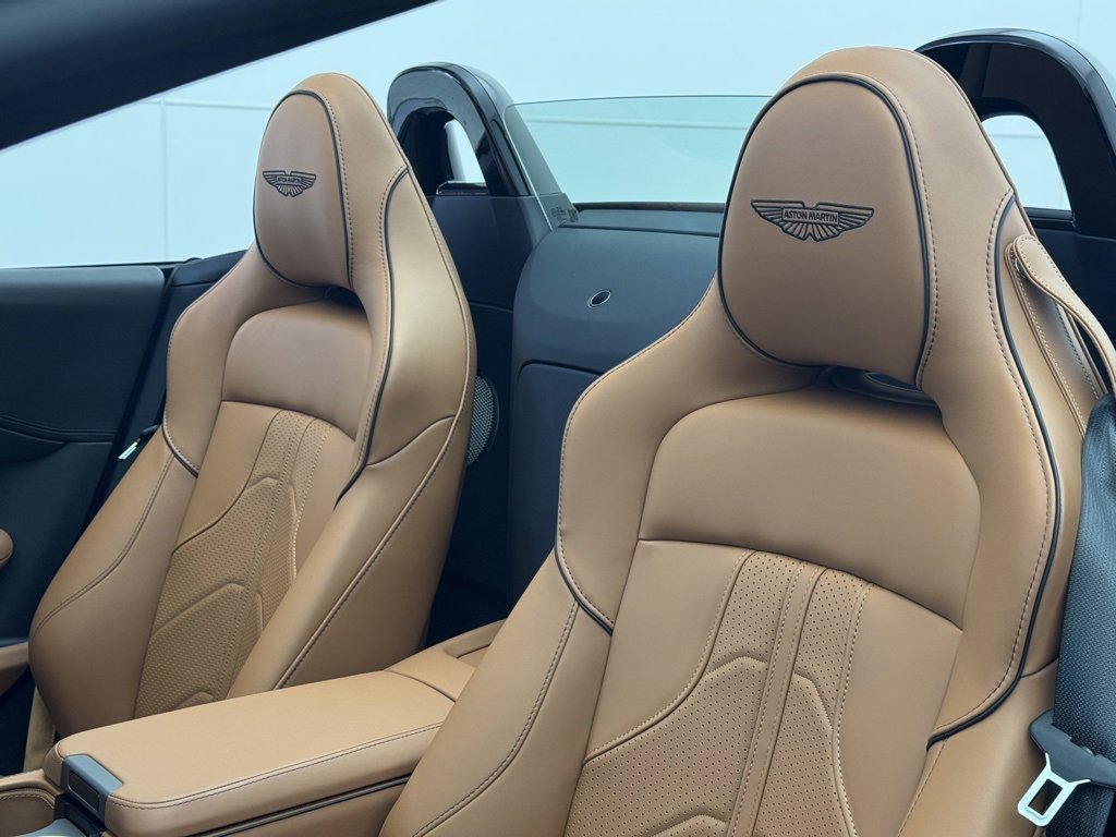New 2026 Aston Martin V8 Vantage Roadster image 4