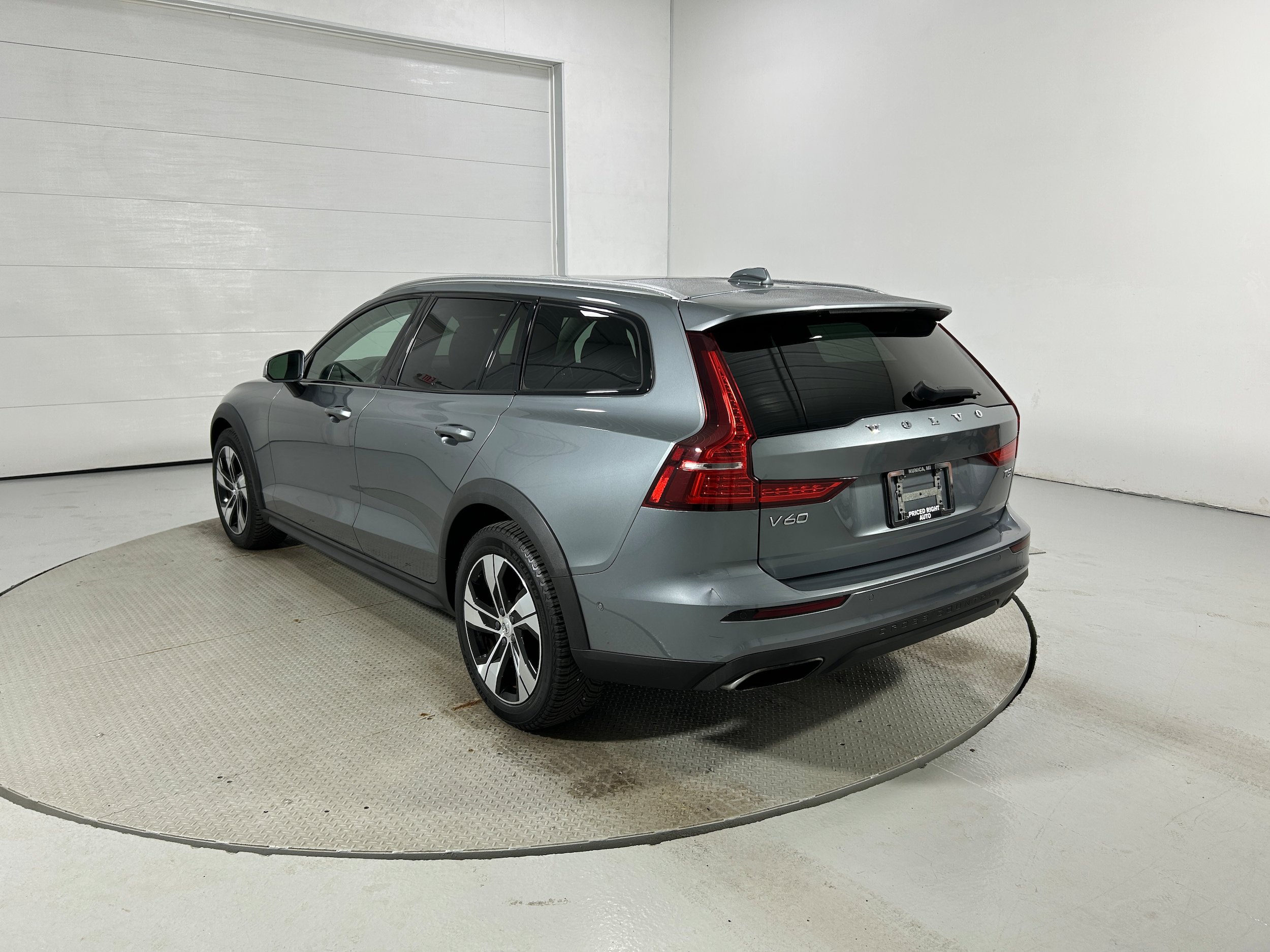 Used 2020 Volvo V60 T5 Cross Country AWD/4WD image 21