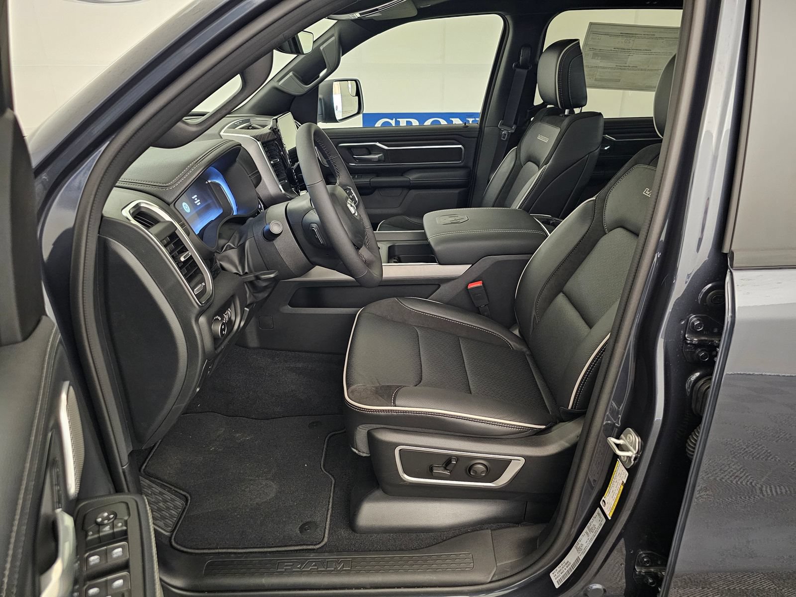 New 2026 RAM 1500 Laramie AWD/4WD image 4