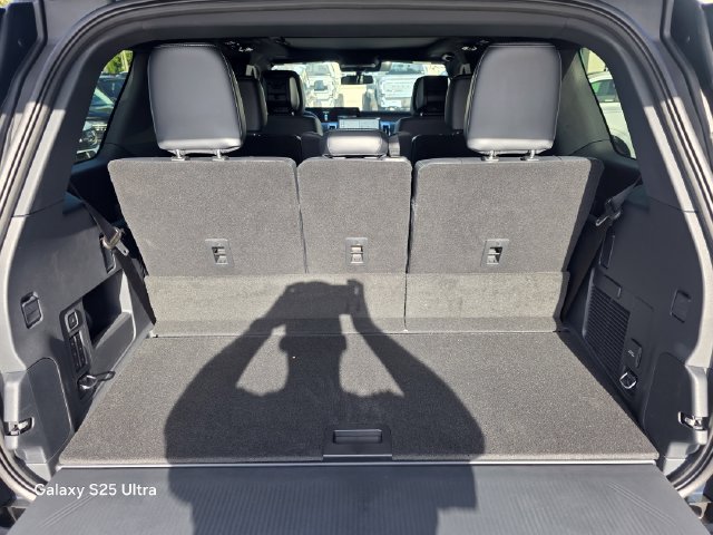 New 2027 Ford Expedition Platinum w/ Stealth Appearance Package RWD image 38