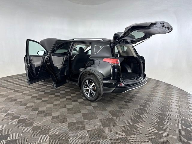 Used 2018 Toyota RAV4 XLE w/ Plus Extra Value Package AWD/4WD image 13