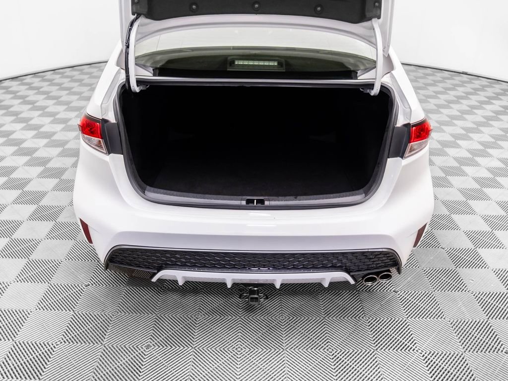 Used 2020 Toyota Corolla SE w/ SE Premium Package image 28