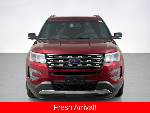 Used 2016 Ford Explorer XLT w/ Equipment Group 202A AWD/4WD image 8