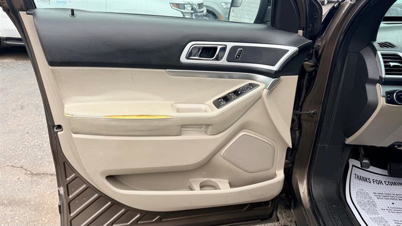 Used 2015 Ford Explorer XLT w/ Equipment Group 201B image 38