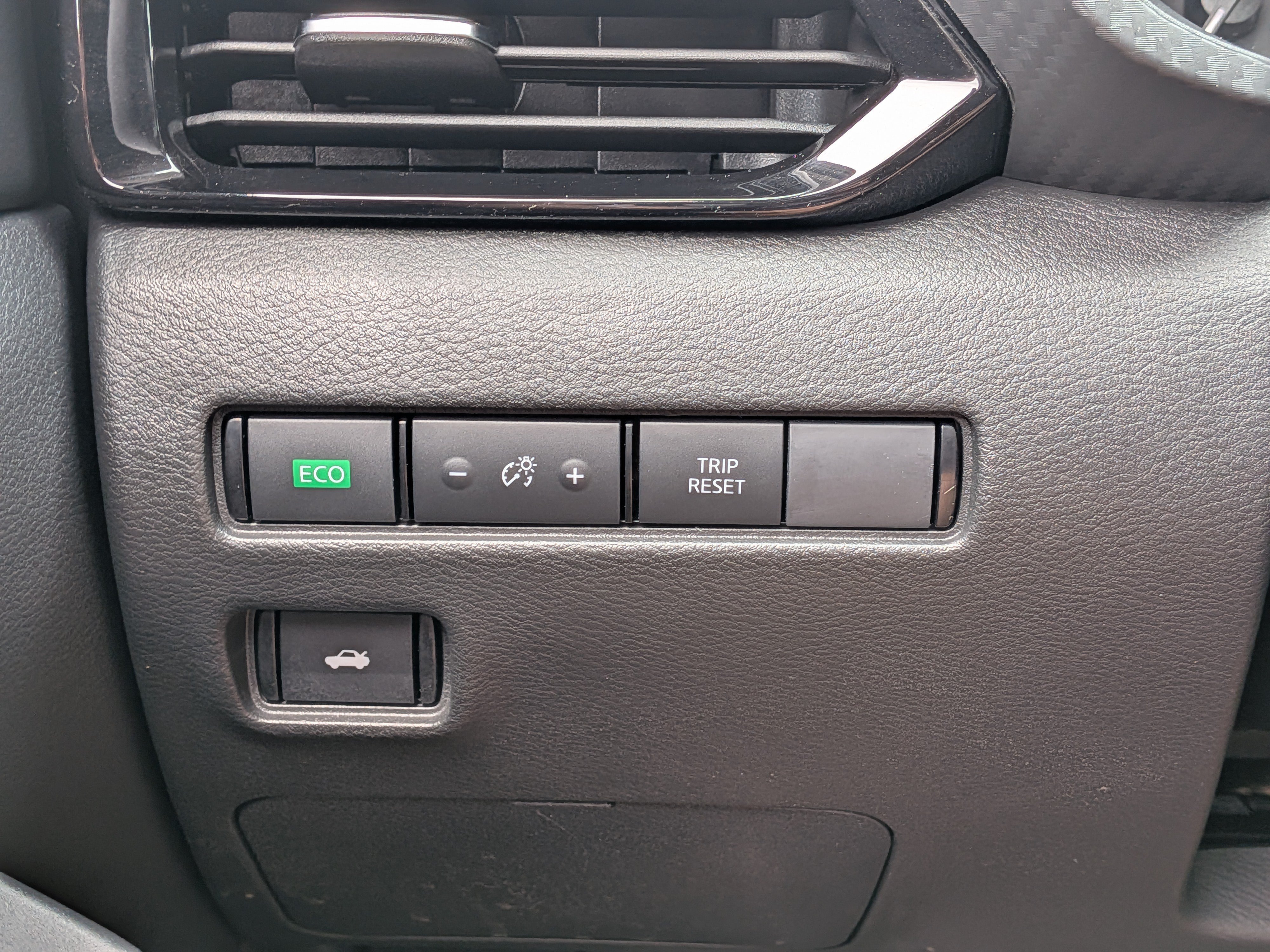 Used 2025 Nissan Sentra SV FWD image 24