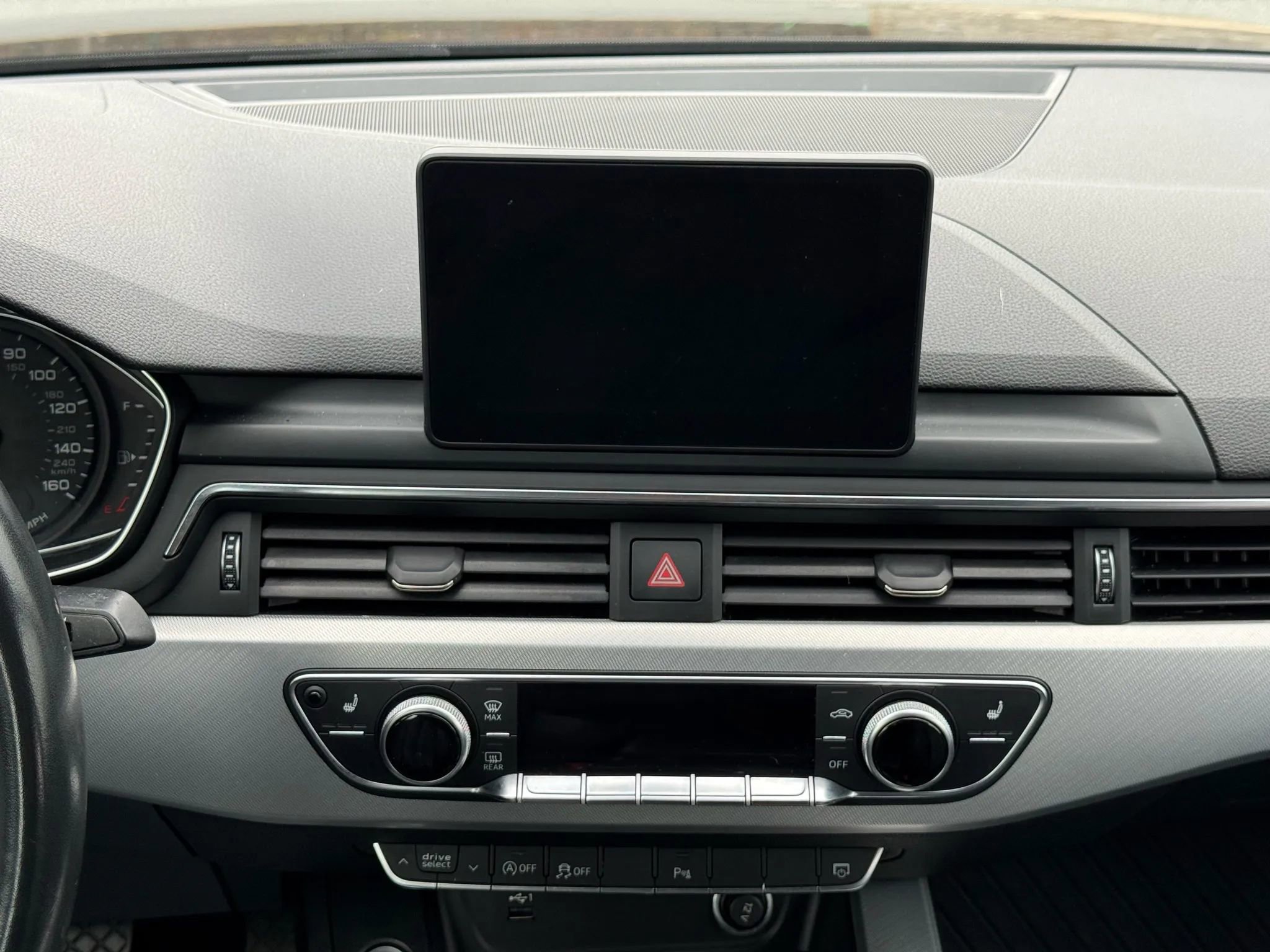 Used 2018 Audi A4 2.0T Ultra Premium Plus w/ Premium Plus Package image 32