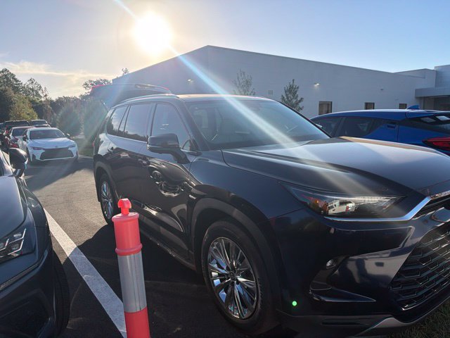 Used 2025 Toyota Grand Highlander AWD image 22