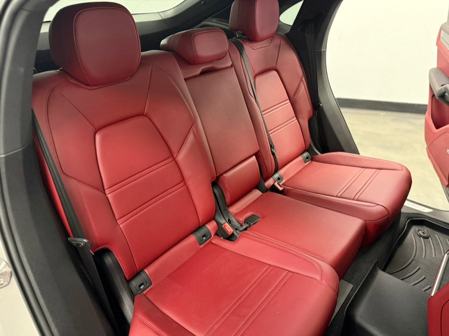 Used 2022 Porsche Cayenne Coupe AWD/4WD image 43