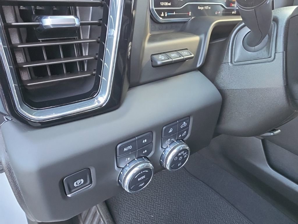 Used 2025 GMC Sierra 3500 Denali w/ Denali Reserve Package AWD/4WD image 24