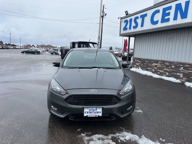 Used 2018 Ford Focus SE w/ SE Appearance Package FWD image 3