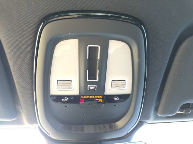 Certified 2023 Volvo XC60 B5 Plus w/ Climate Package image 37