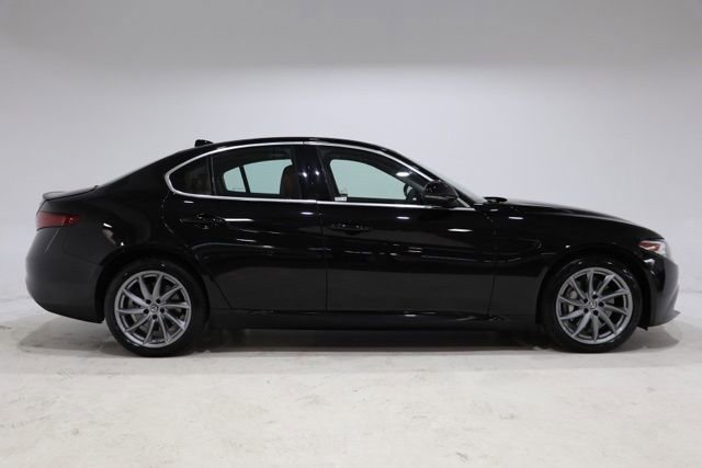 Used 2020 Alfa Romeo Giulia AWD w/ Cold Weather Package image 8