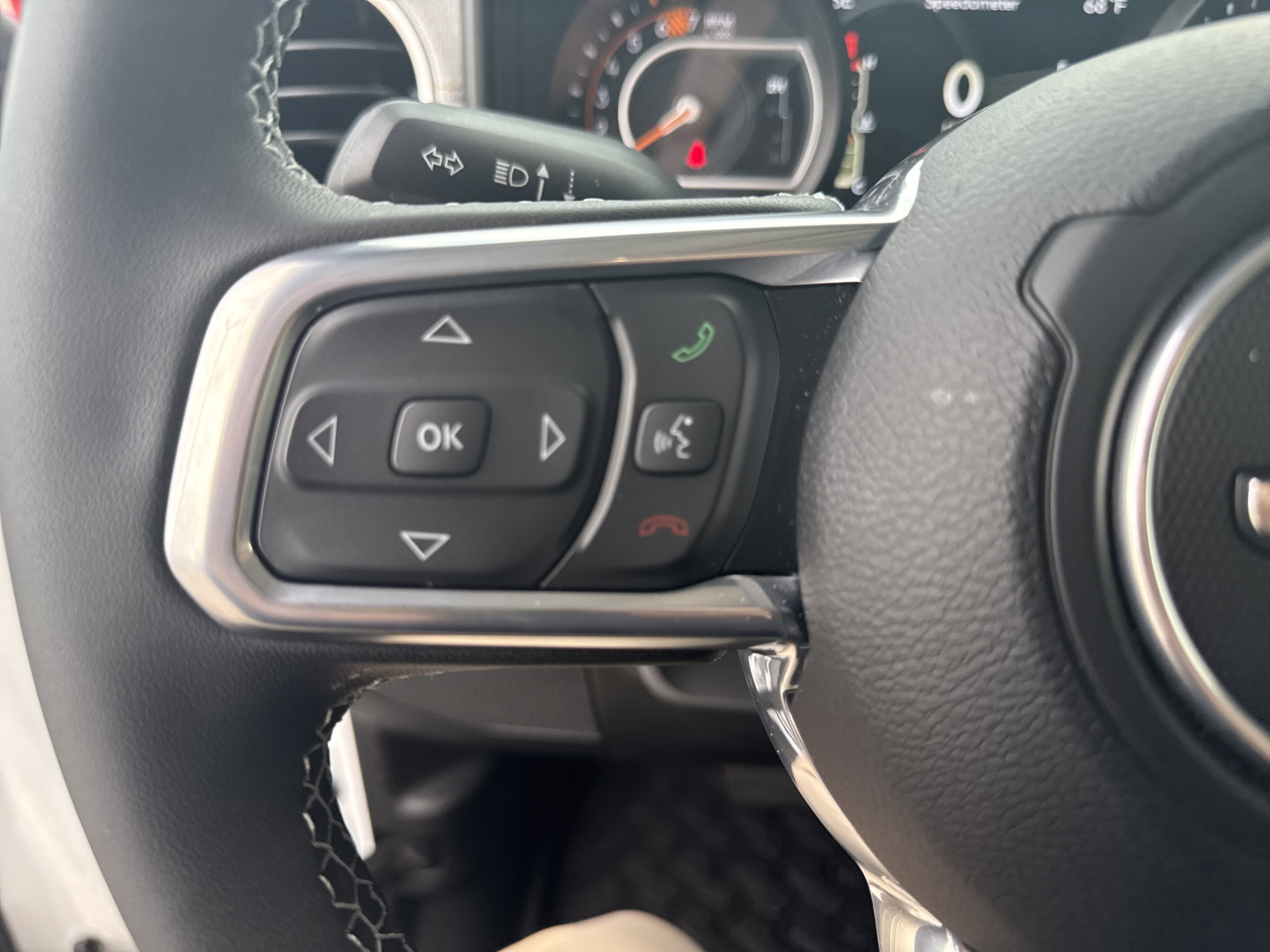 Used 2025 Jeep Wrangler Unlimited Sahara AWD/4WD image 20