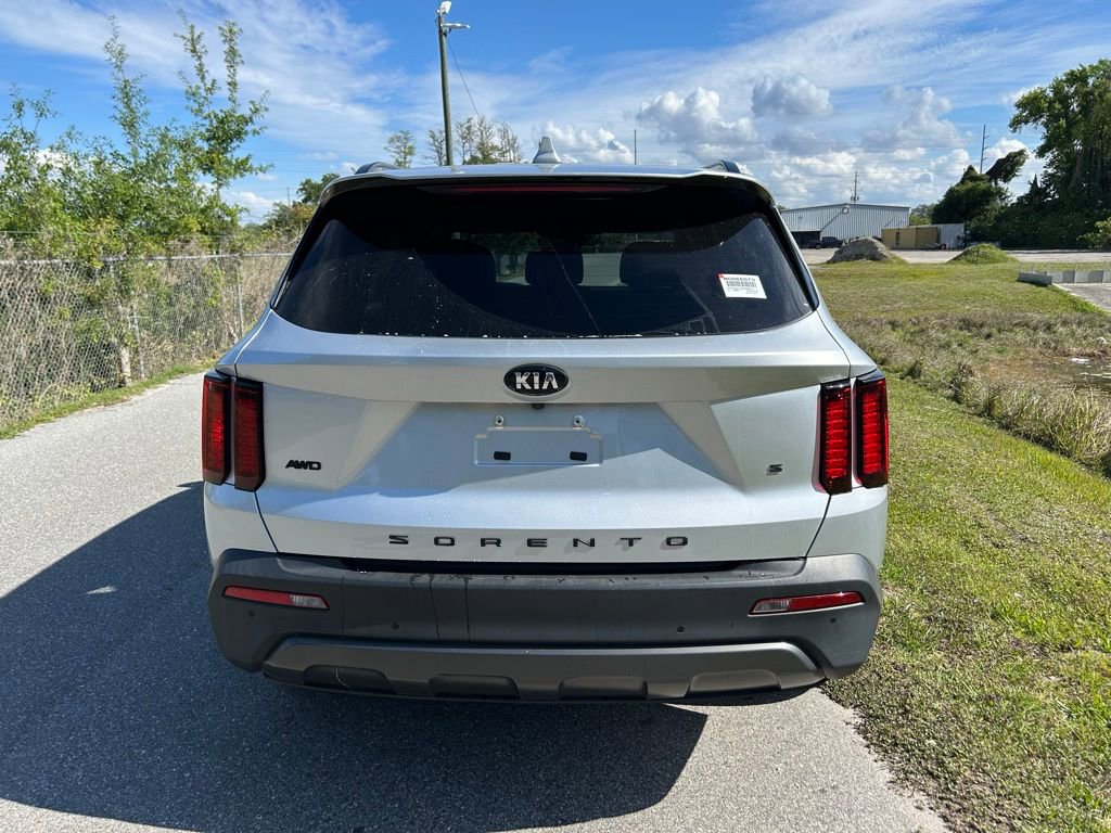 Used 2021 Kia Sorento S image 4