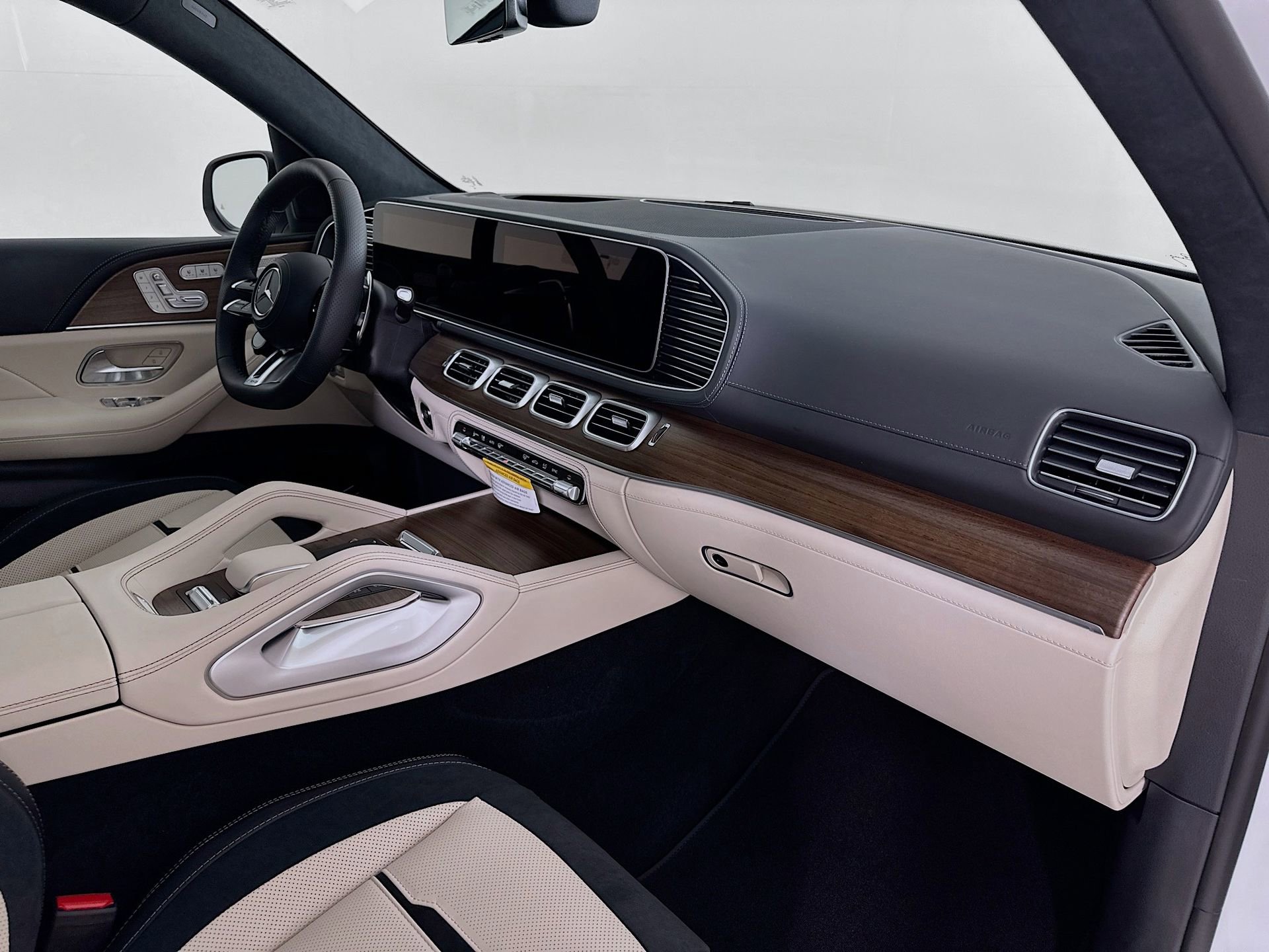 New 2026 Mercedes-Benz GLE 63 AMG S image 32