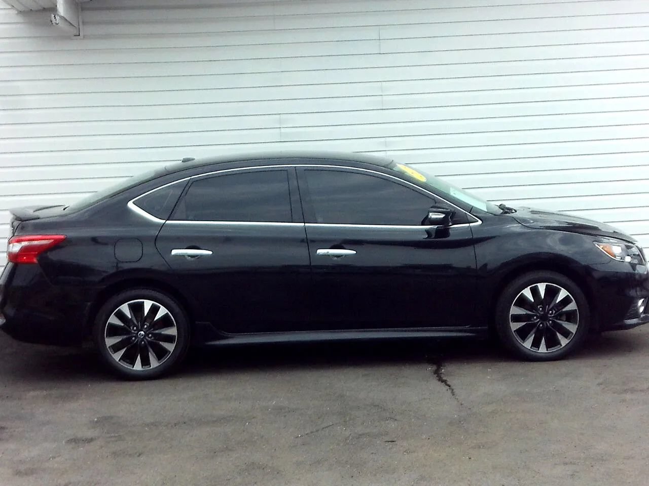 Used 2019 Nissan Sentra SR FWD image 7