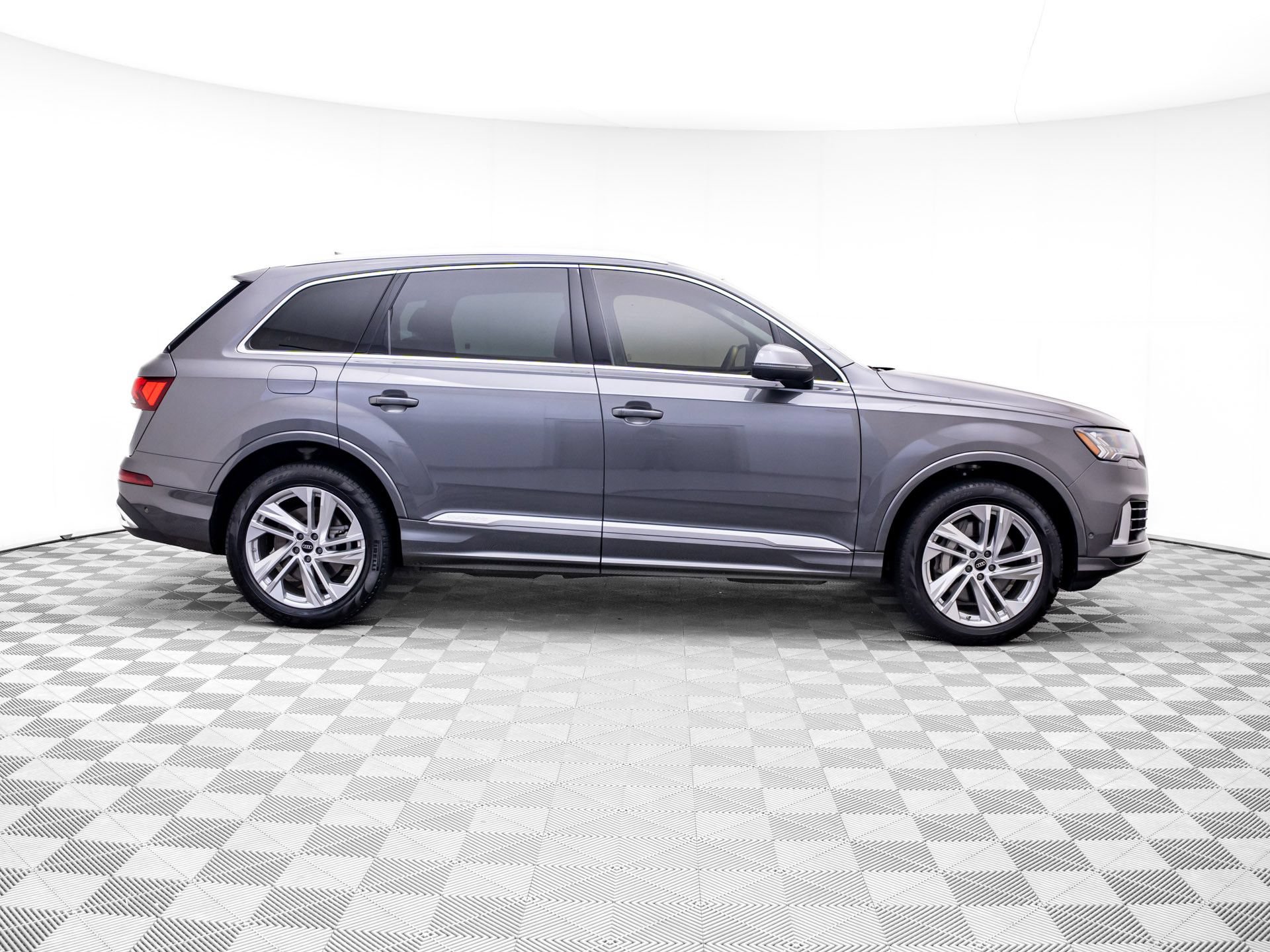 Used 2024 Audi Q7 3.0T Premium Plus AWD/4WD image 6