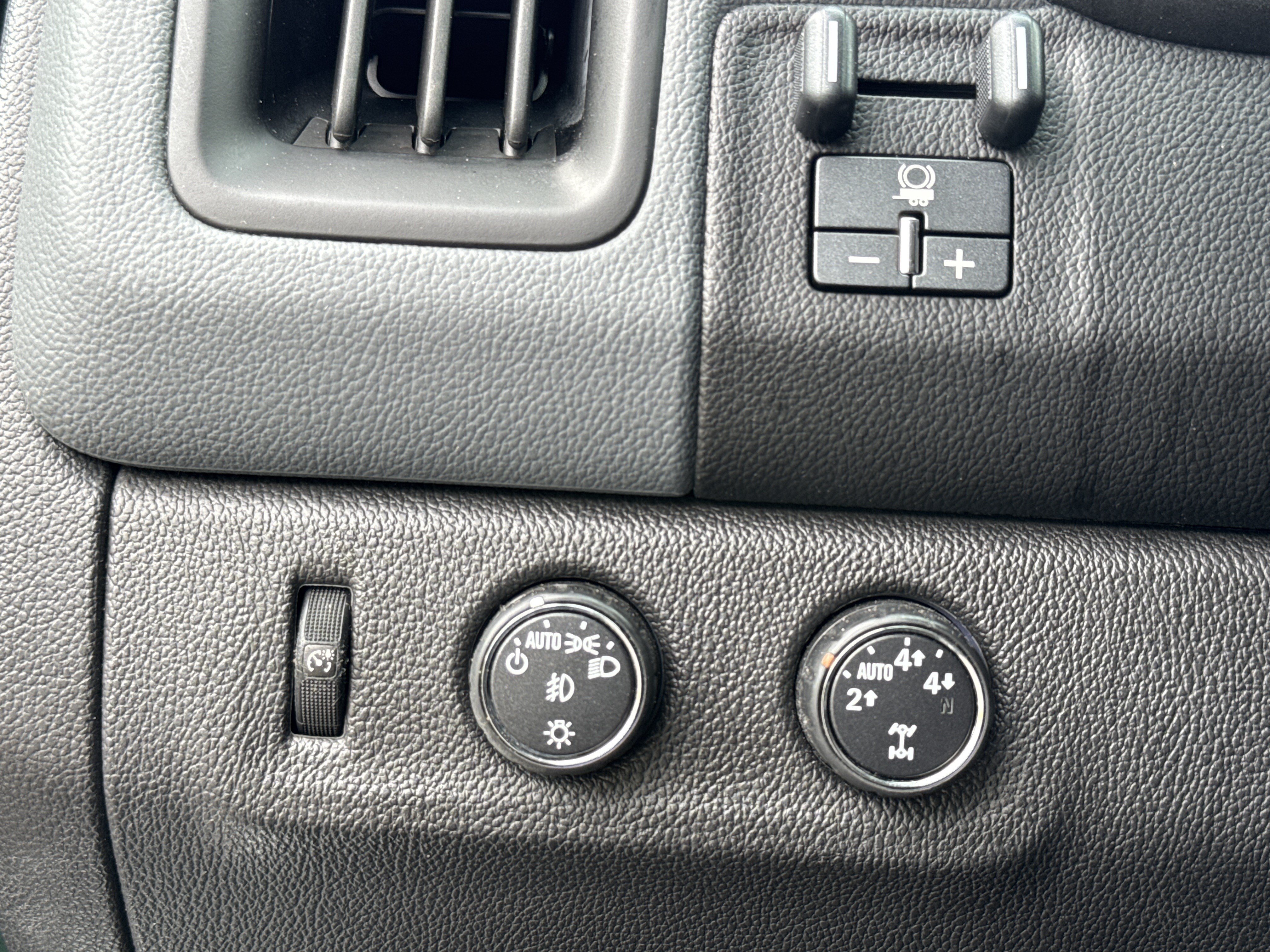 Used 2016 Chevrolet Colorado Z71 AWD/4WD image 19