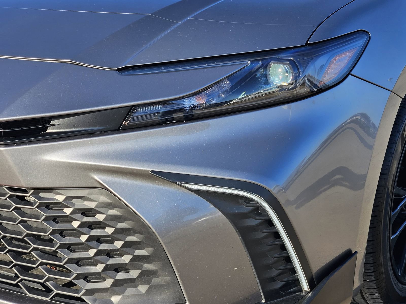 Used 2025 Toyota Camry SE w/ Convenience Package image 11