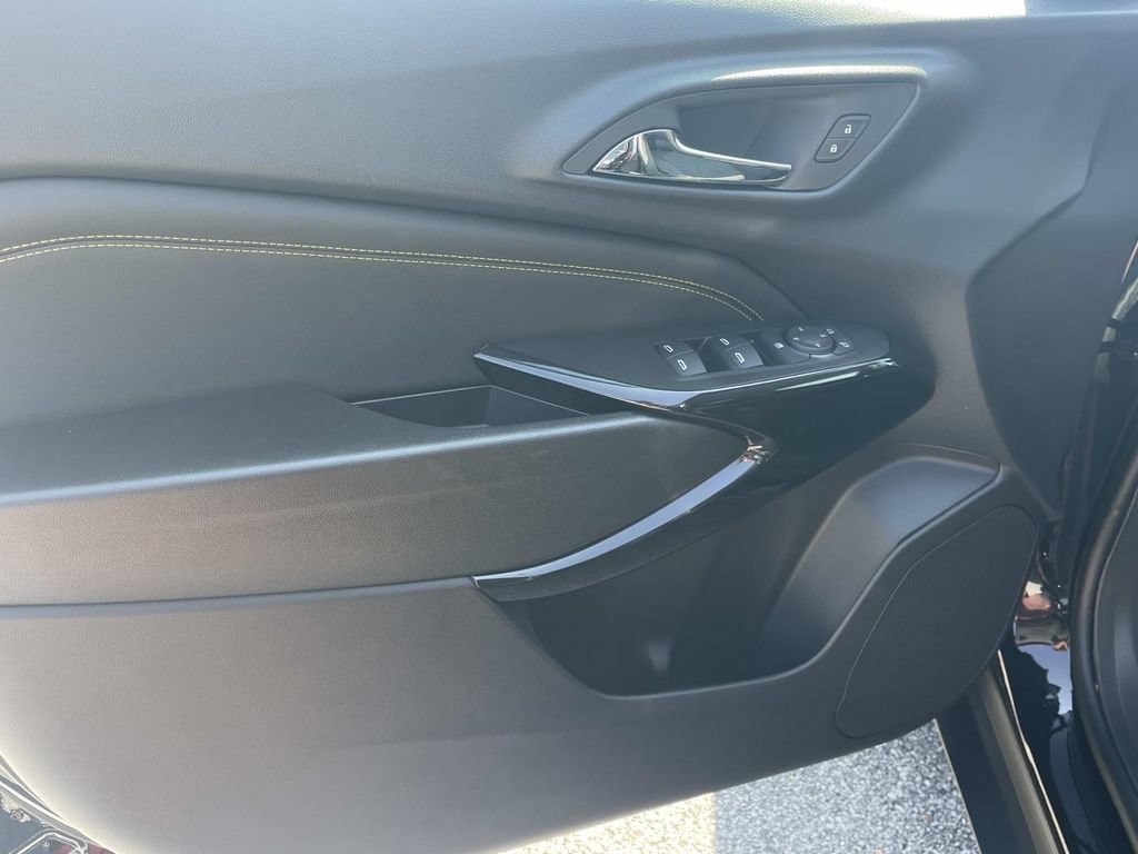 New 2026 Chevrolet Trax LT w/ LT Convenience Package FWD image 13