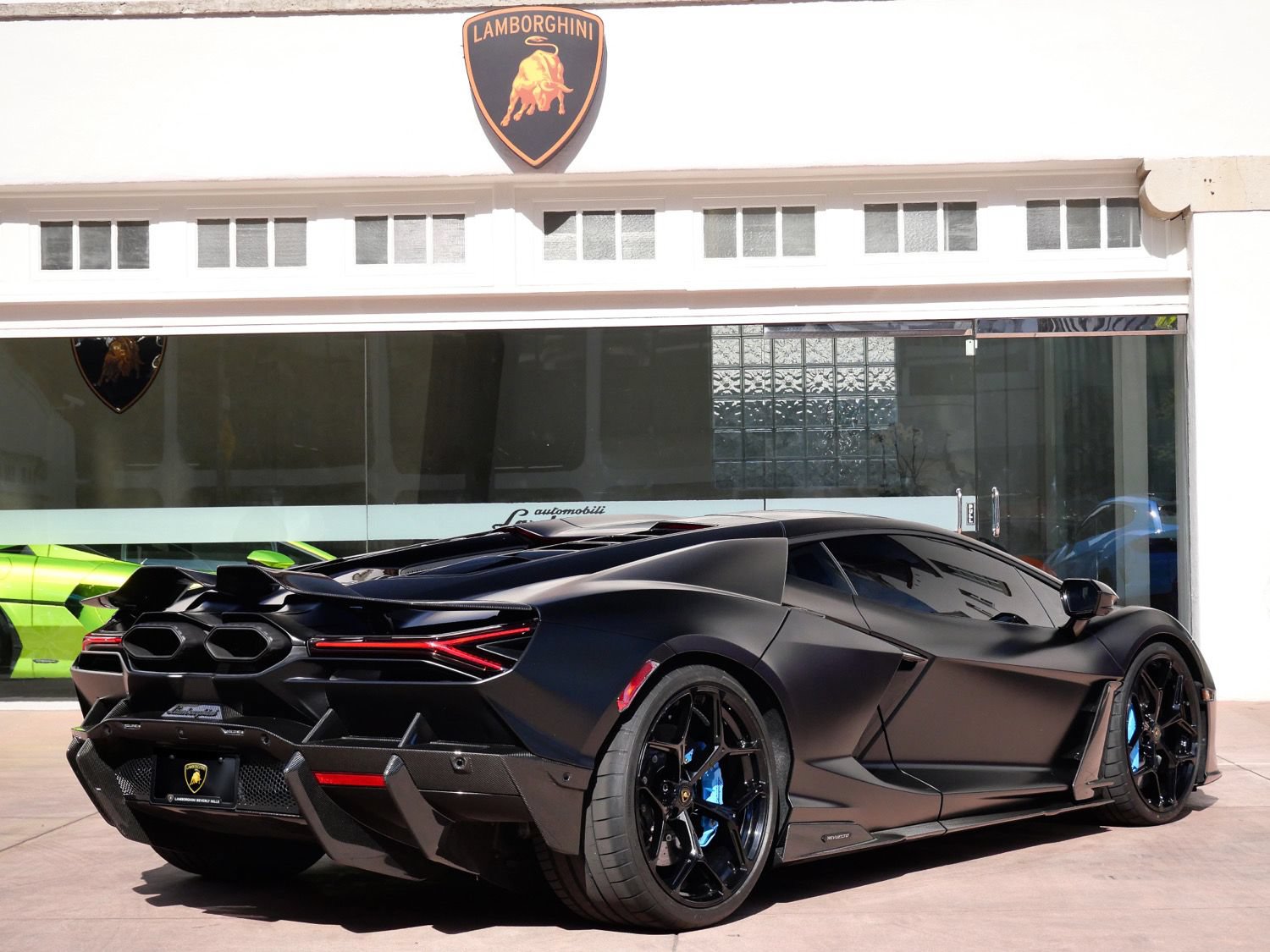 Used 2025 Lamborghini Revuelto AWD/4WD image 3