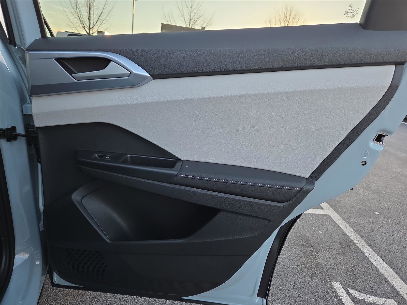 New 2026 Volkswagen Taos SE image 29