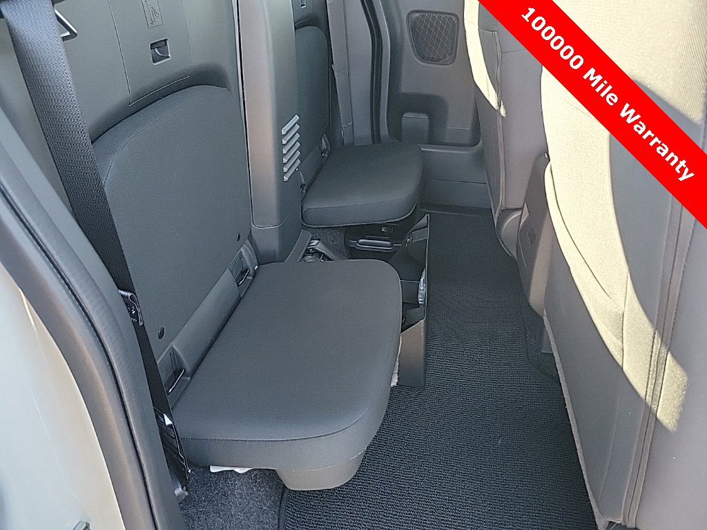 Used 2025 Nissan Frontier S image 36