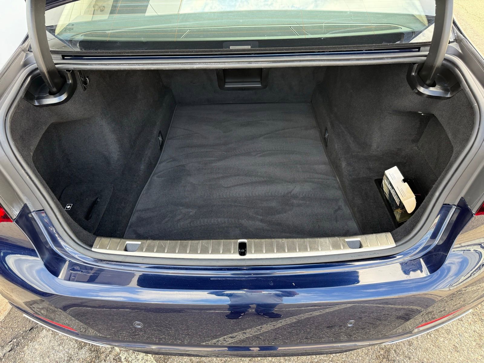 Used 2021 BMW 750i xDrive w/ Executive Package image 48