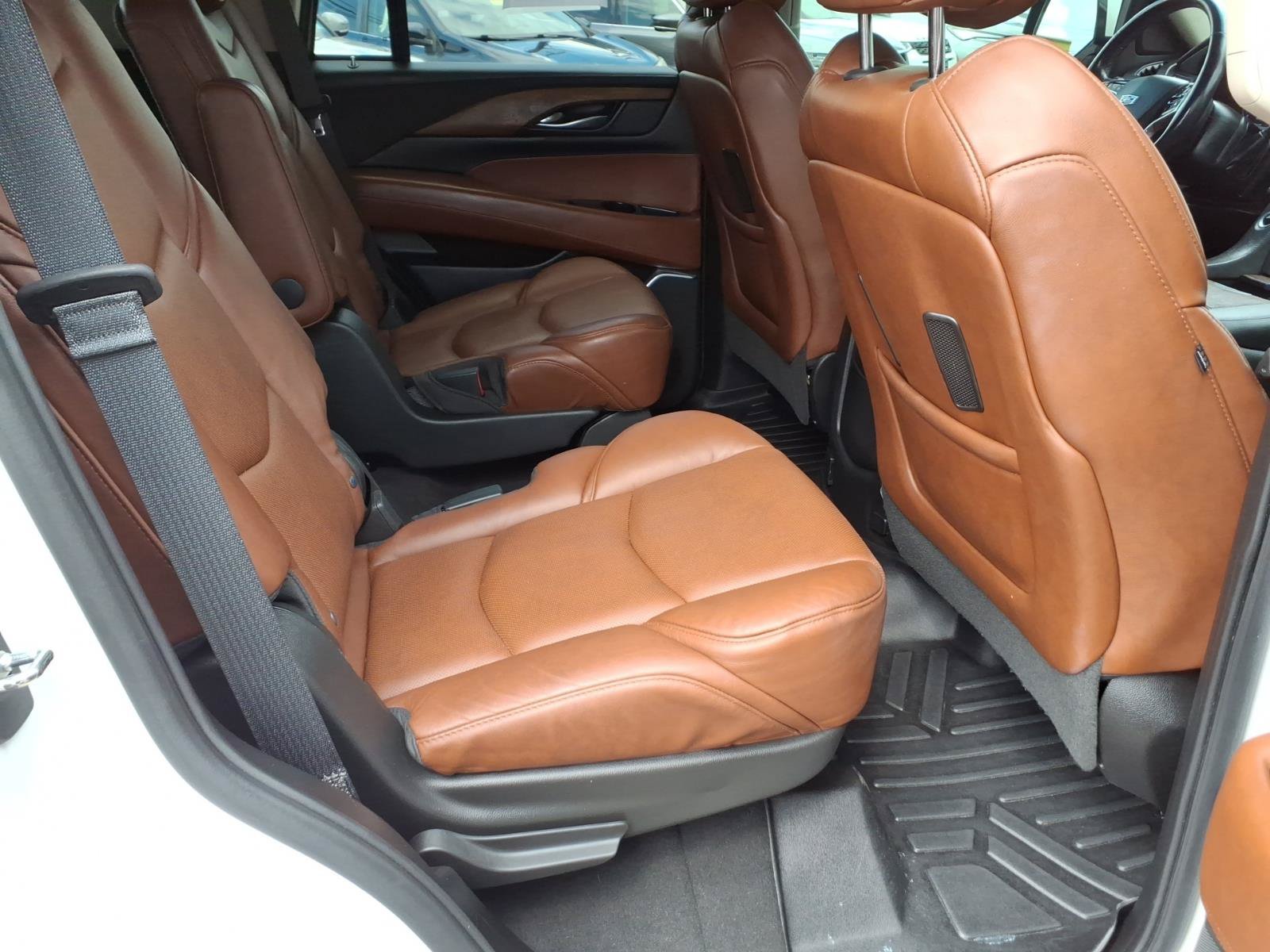 Used 2019 Cadillac Escalade Premium Luxury AWD/4WD image 30