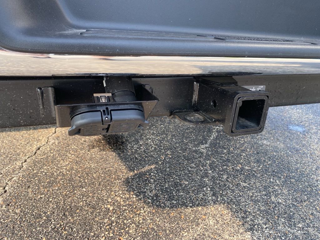 New 2025 Chevrolet Express 3500 w/ Driver Convenience Package RWD image 18