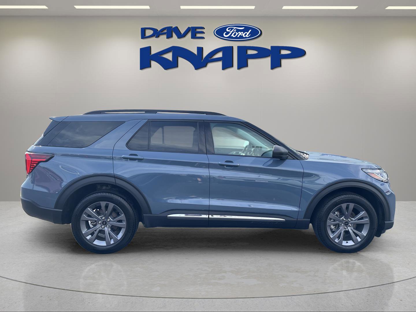 Used 2025 Ford Explorer Active w/ Active Comfort Package image 8