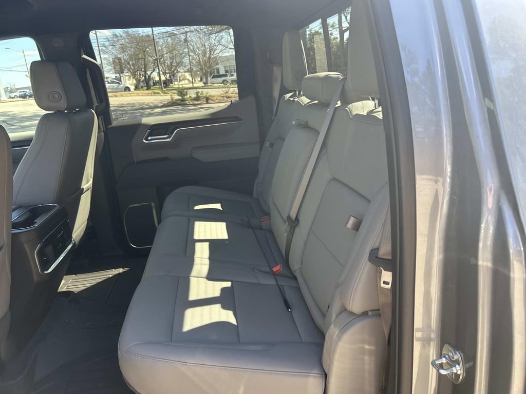 Used 2025 GMC Sierra 1500 SLT w/ SLT Premium Plus Package image 17