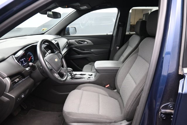 Used 2023 Chevrolet Traverse LT FWD image 17