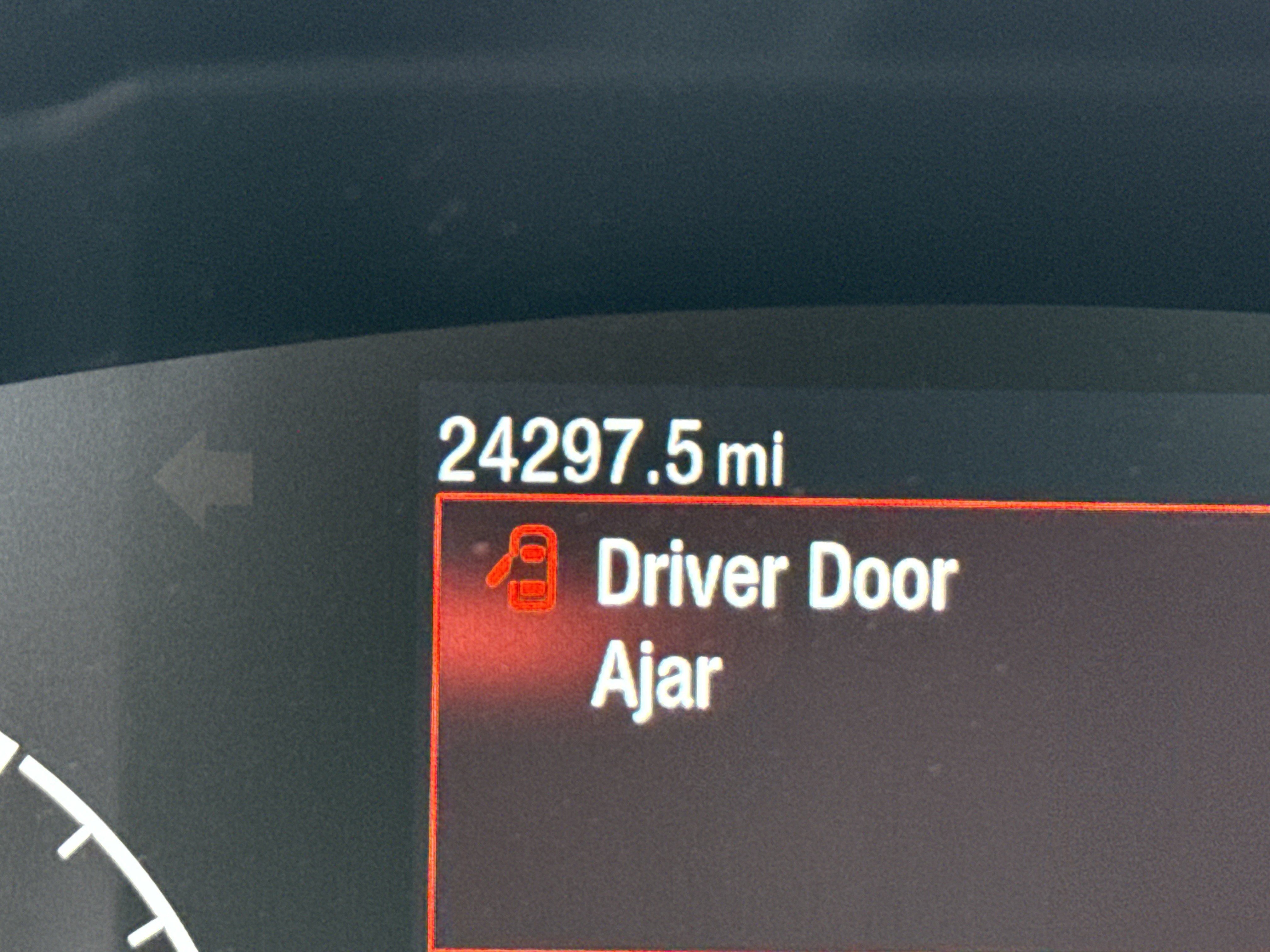 Used 2022 Ford Maverick XLT image 28