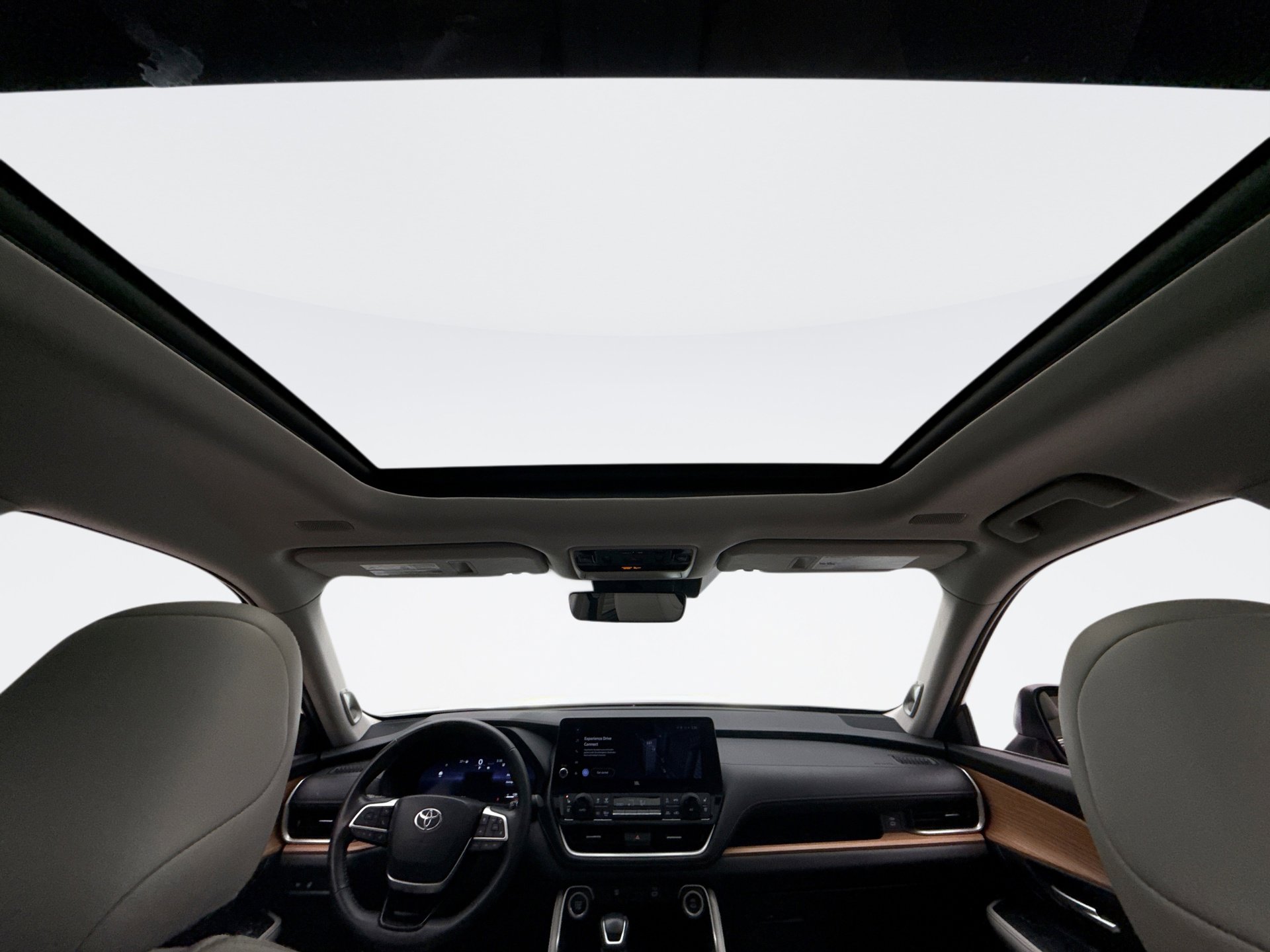 Used 2024 Toyota Grand Highlander AWD image 16