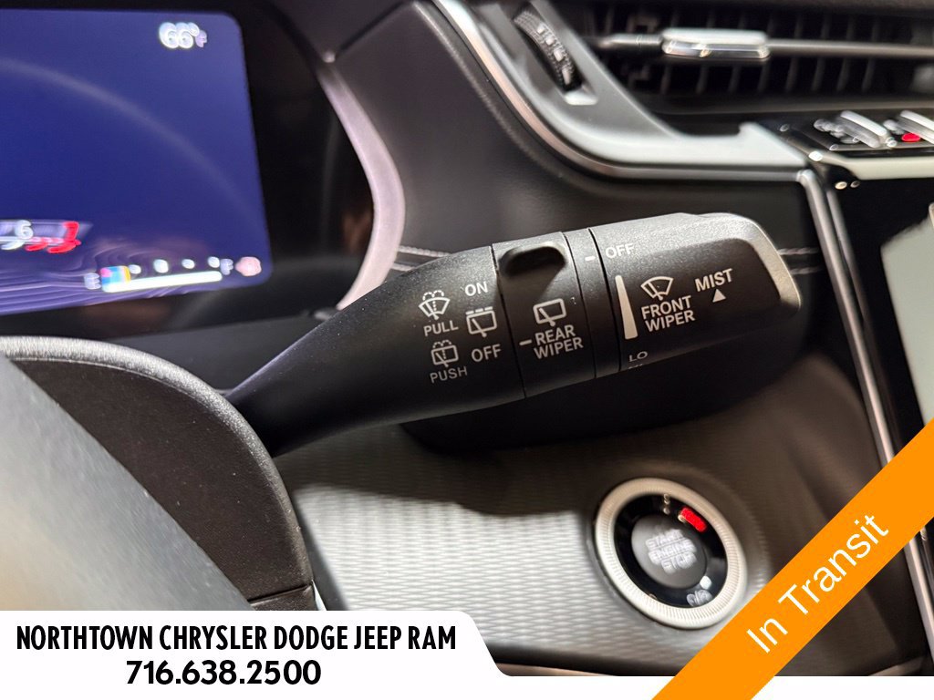Used 2023 Jeep Grand Cherokee Altitude AWD/4WD image 20