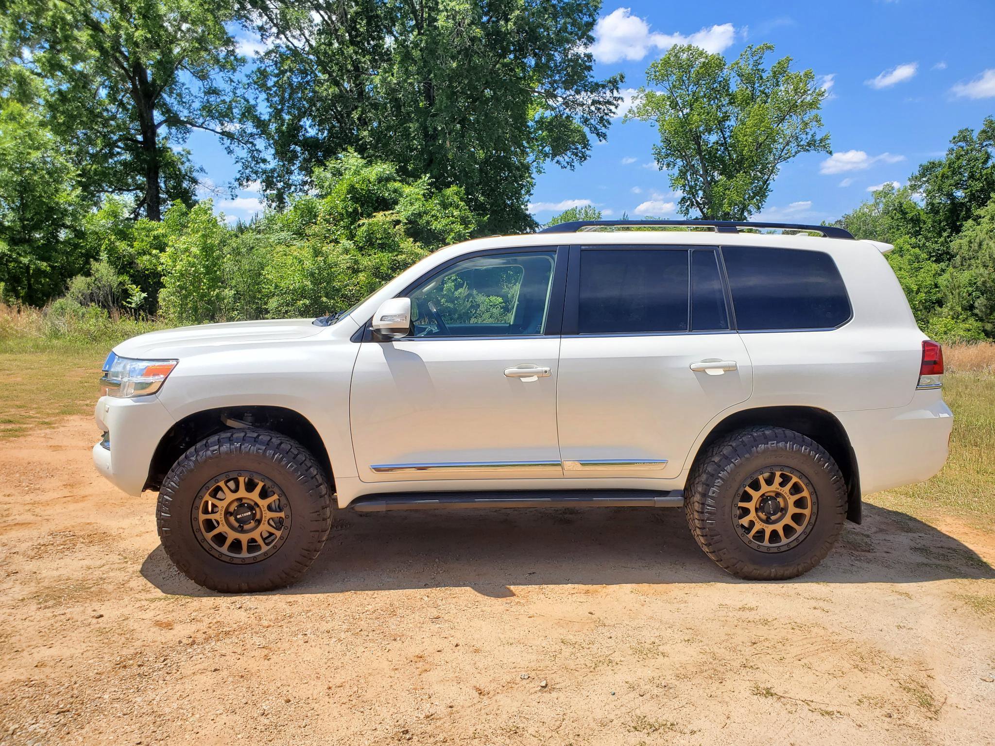 Used 2019 Toyota Land Cruiser w/ Preferred Accessory Package AWD/4WD image 15
