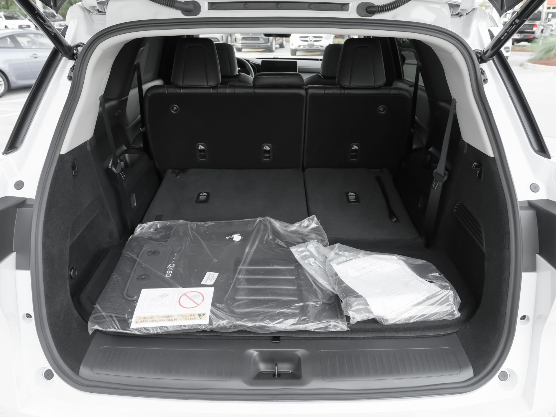 Certified 2026 INFINITI QX60 Luxe w/ Cargo Package FWD image 40