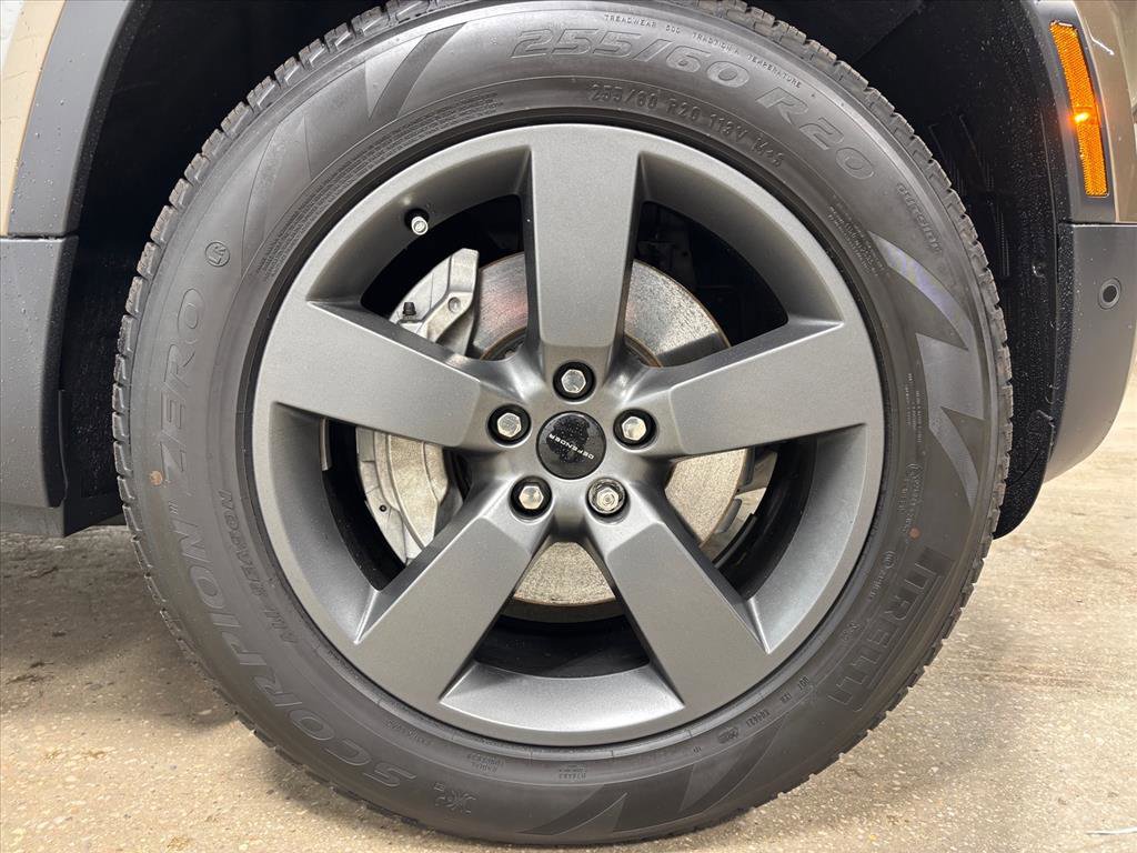 Used 2026 Land Rover Defender 110 S image 11