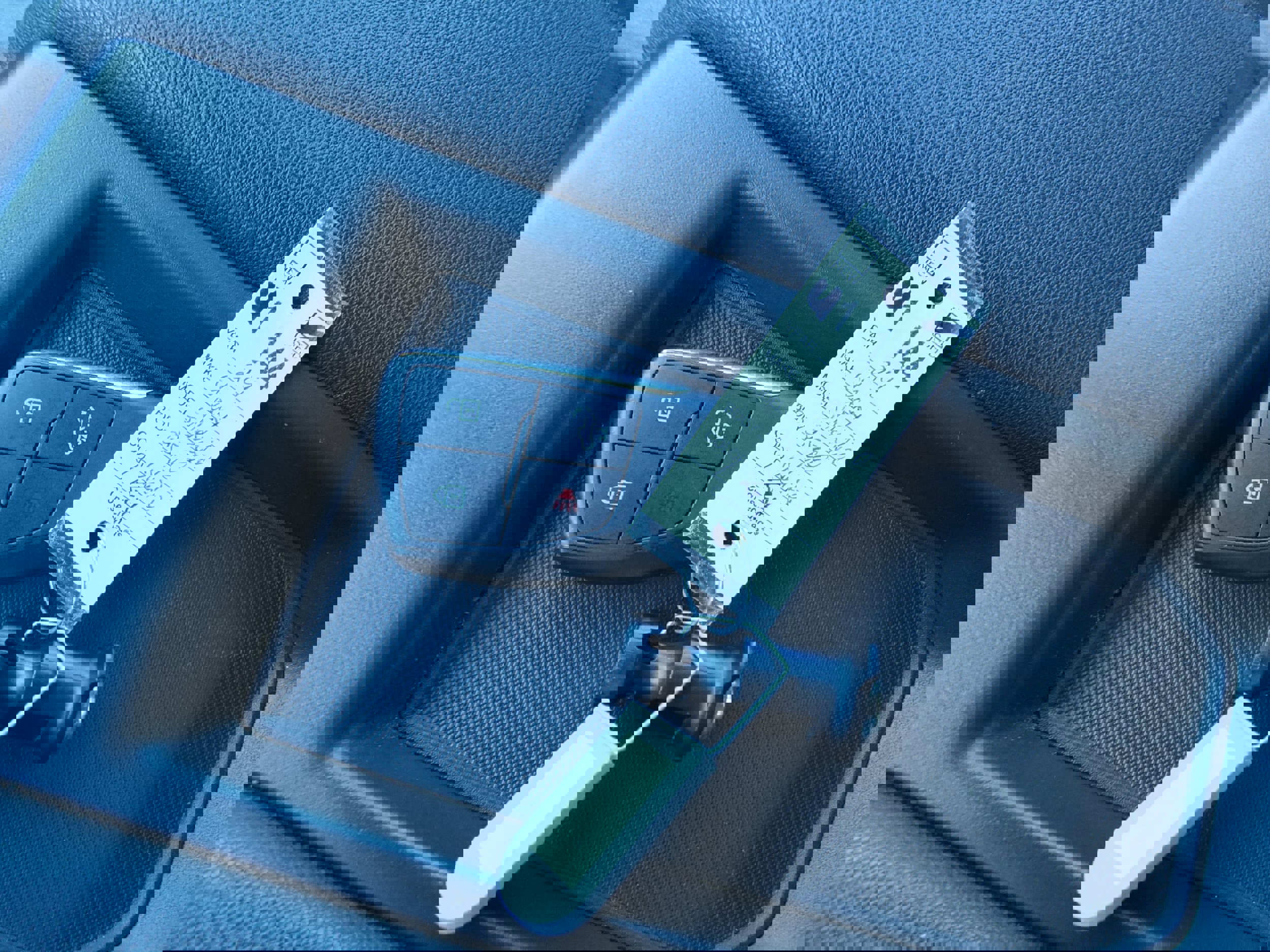 Used 2024 Chevrolet Silverado 2500 LT image 28