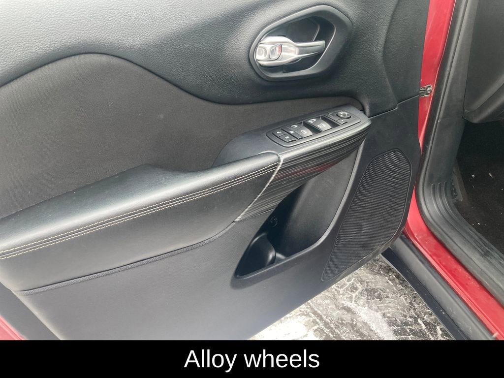 Used 2017 Jeep Cherokee Latitude image 13