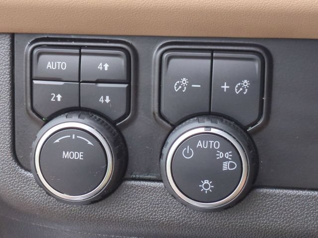Used 2024 Chevrolet Tahoe Premier AWD/4WD image 17