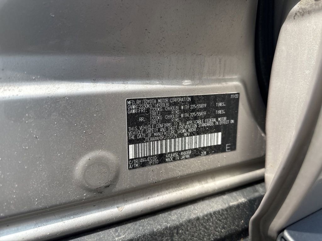 Certified 2023 Toyota Venza XLE AWD/4WD image 43