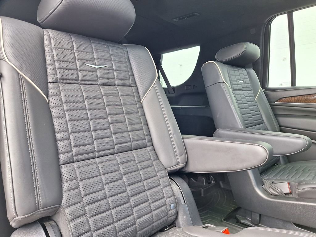 Certified 2023 Cadillac Escalade ESV Sport Platinum w/ Heavy-Duty Trailer Package image 33