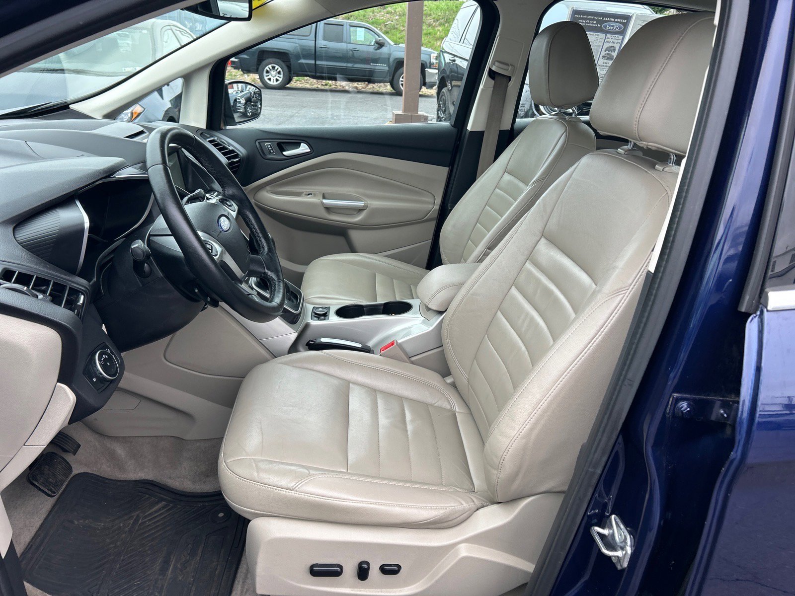 Used 2016 Ford C-MAX Energi SEL w/ Equipment Group 301A image 6